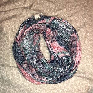 Super cute infinity scarf💕💗🤩